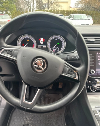 Skoda Superb cena 74900 przebieg: 237000, rok produkcji 2020 z Słupsk małe 529